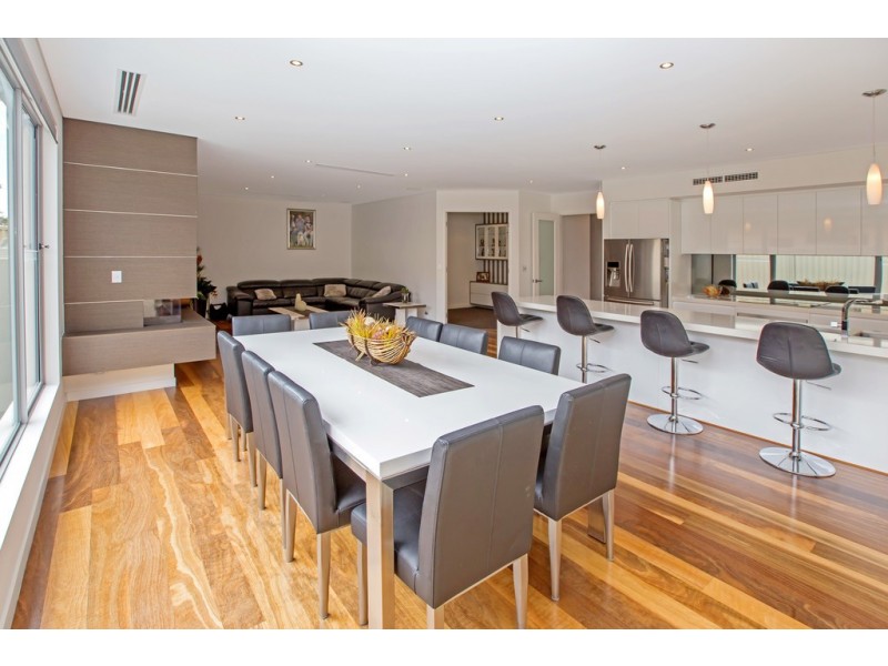 53 Williams Road, Melville WA 6156