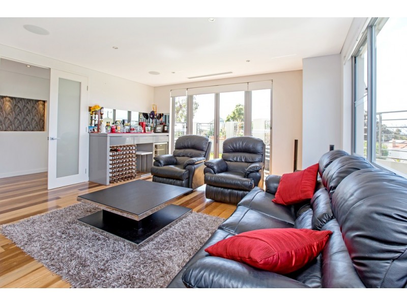 53 Williams Road, Melville WA 6156