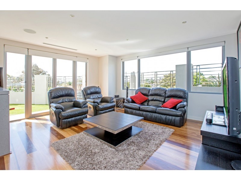 53 Williams Road, Melville WA 6156