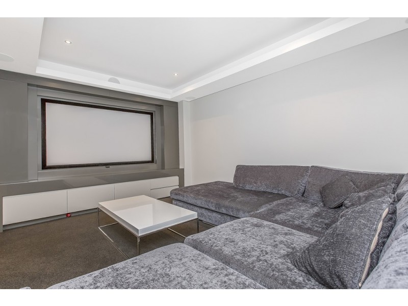 53 Williams Road, Melville WA 6156