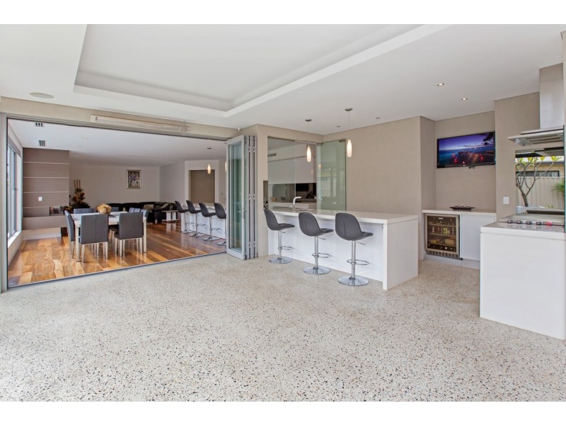 53 Williams Road, Melville WA 6156