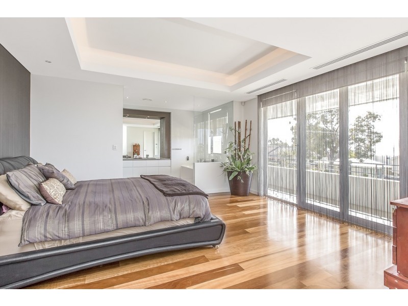 53 Williams Road, Melville WA 6156