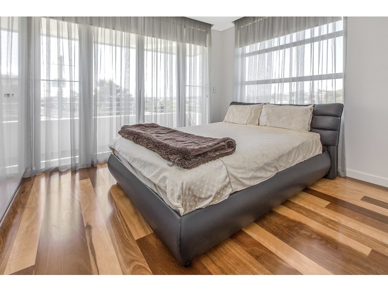 53 Williams Road, Melville WA 6156