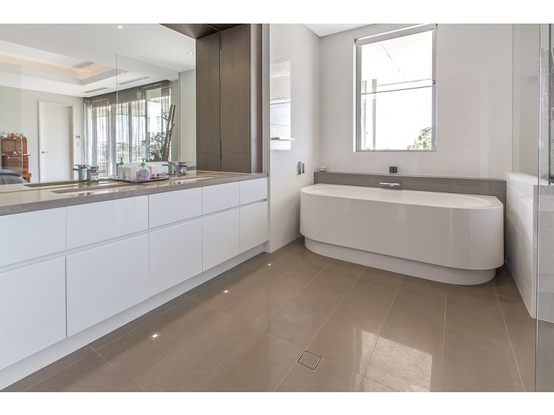 53 Williams Road, Melville WA 6156