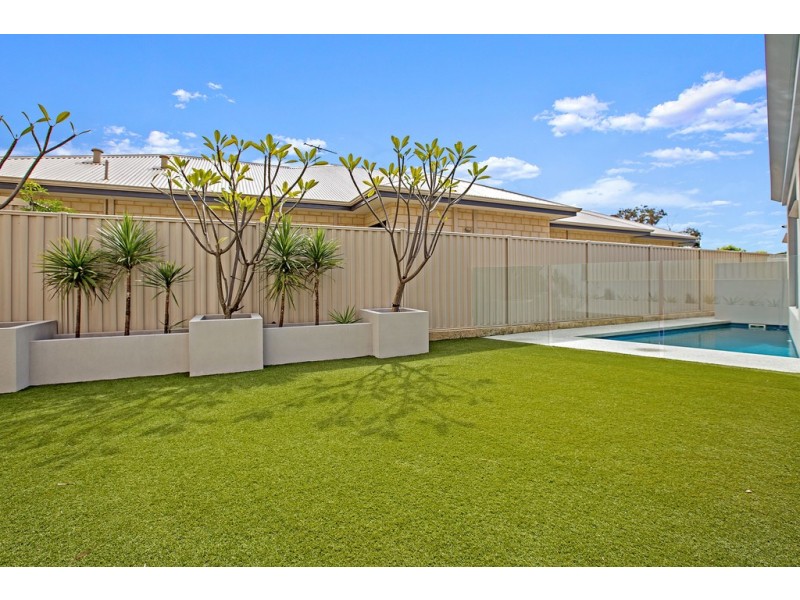 53 Williams Road, Melville WA 6156