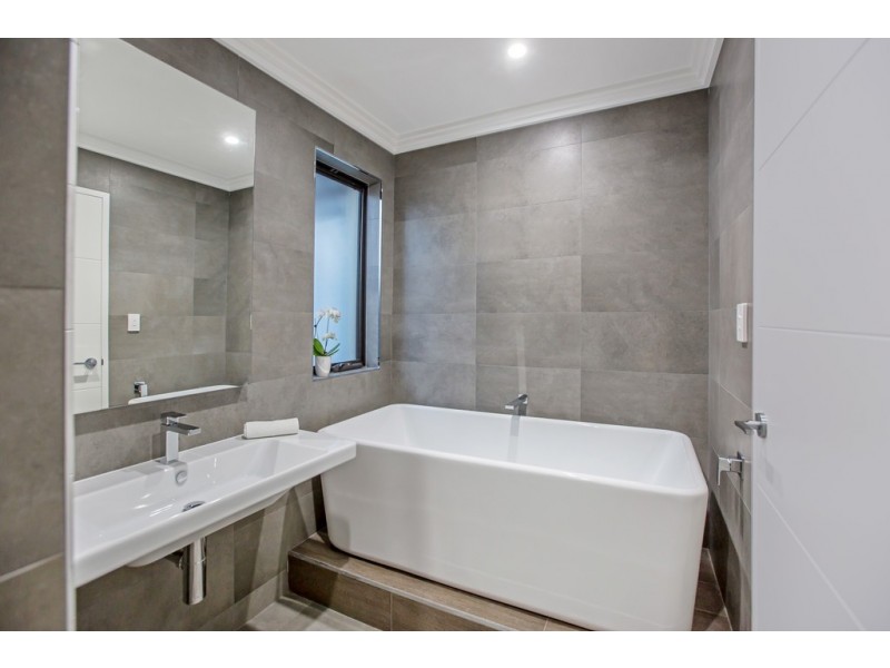 73b Coogee Rd, Ardross WA 6153