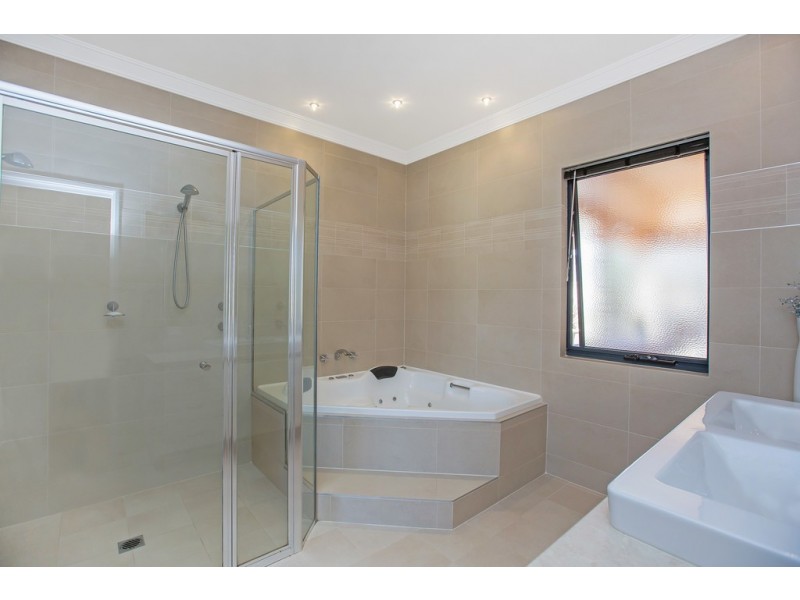 38 Bayview Terrace, Yangebup WA 6164