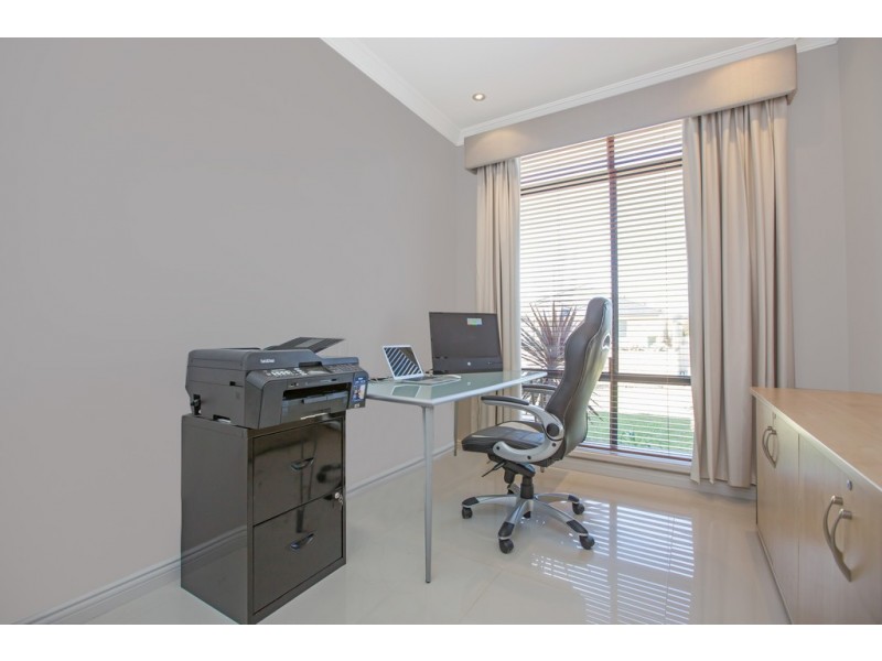 38 Bayview Terrace, Yangebup WA 6164