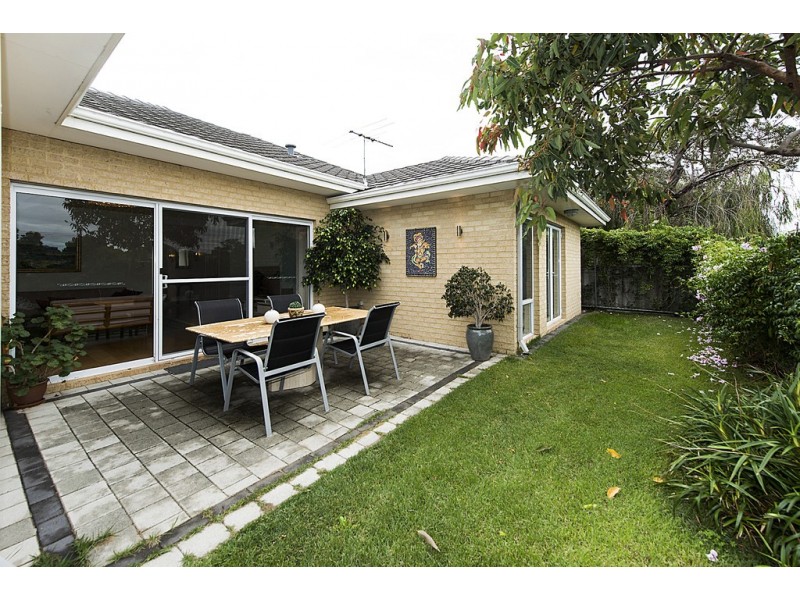 55B Coleman Crescent, Melville WA 6156