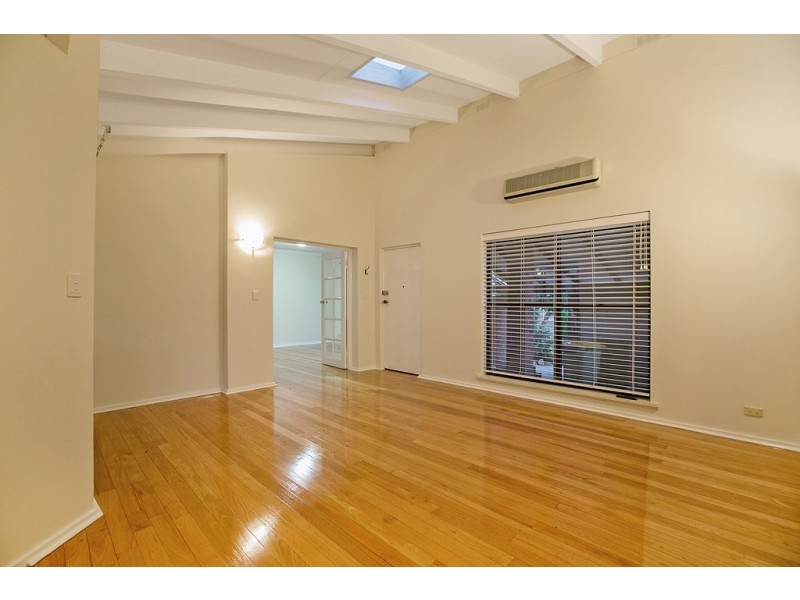 4 Albatross Pass, Willetton WA 6155