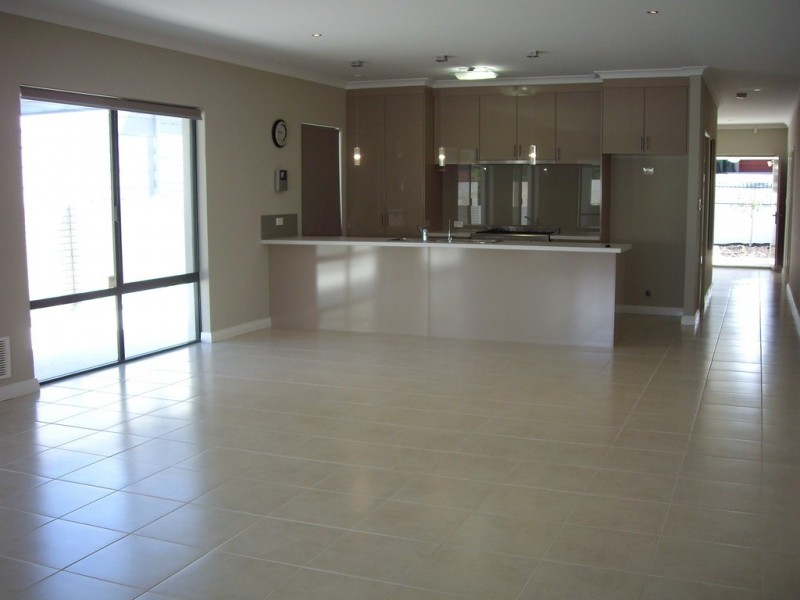 121a Samson Street, White Gum Valley WA 6162