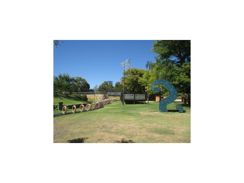 9 Japonica Way, Murdoch WA 6150