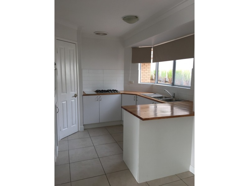 13/6-8 Pinewood Avenue, Kardinya WA 6163