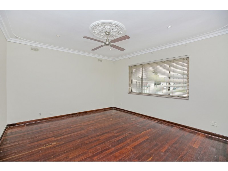 213 Wharf Street, Queens Park WA 6107