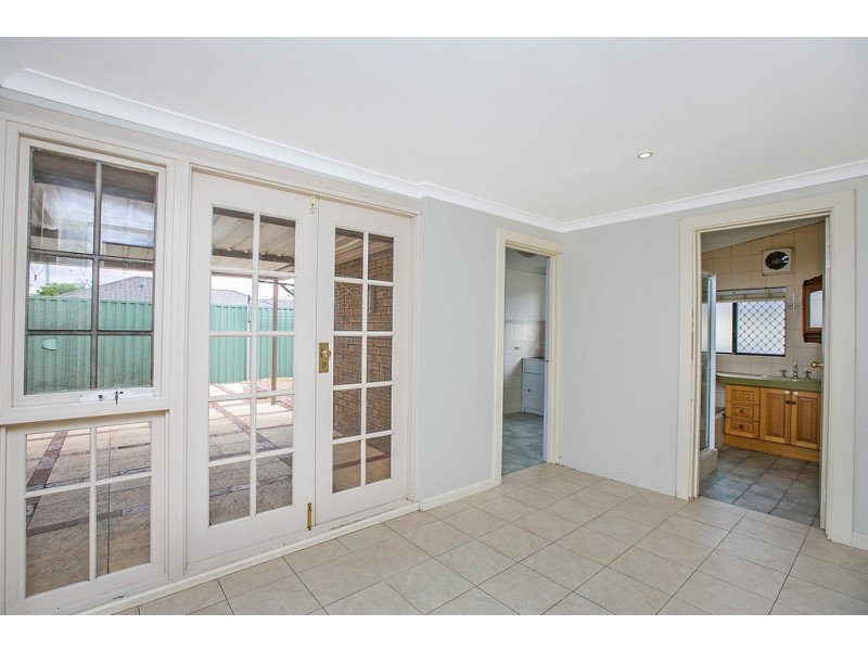 213 Wharf Street, Queens Park WA 6107