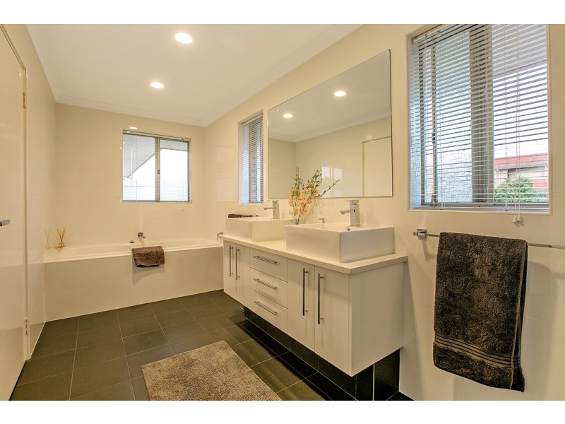 21 Robert Street, Como WA 6152