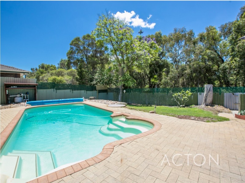 15 Hibbertia Crescent, Riverton WA 6148