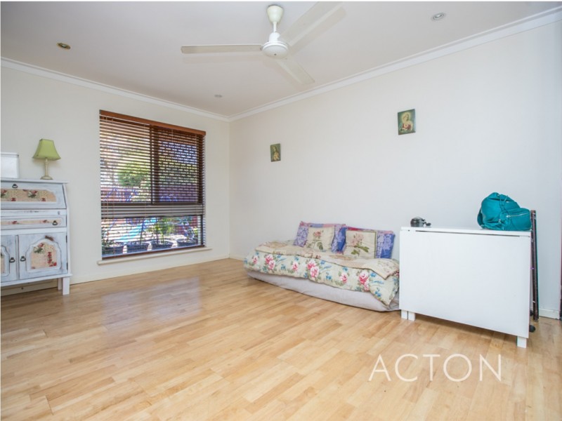 15 Hibbertia Crescent, Riverton WA 6148