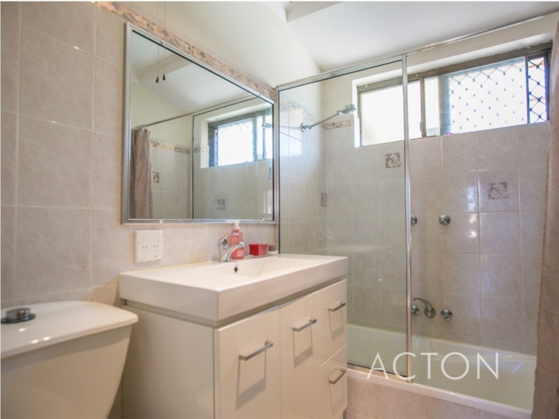 15 Hibbertia Crescent, Riverton WA 6148