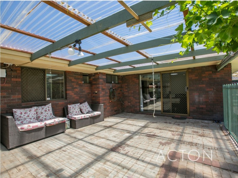 15 Hibbertia Crescent, Riverton WA 6148