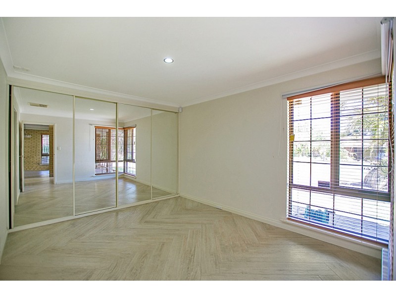 8 Hatfield Way, Booragoon WA 6154