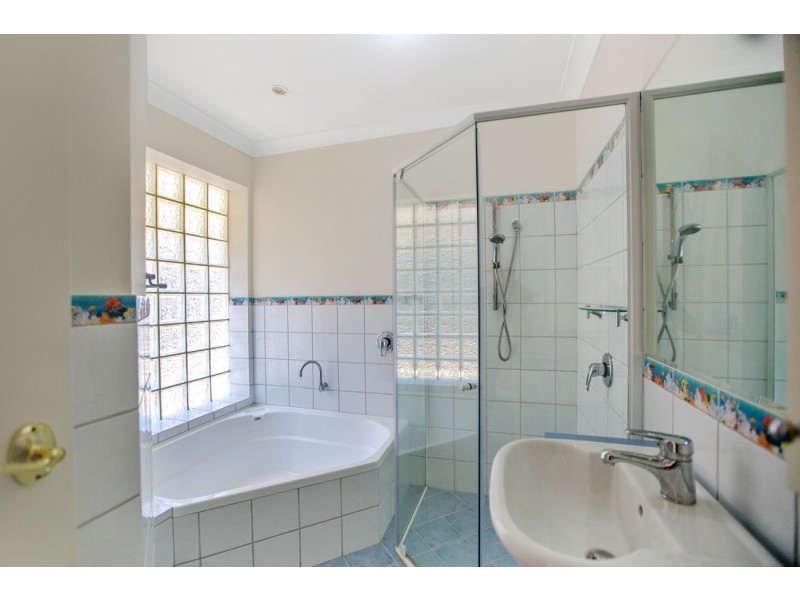 8 Hatfield Way, Booragoon WA 6154