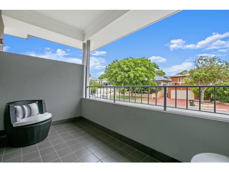 6 Charles Street, Karrinyup WA 6018