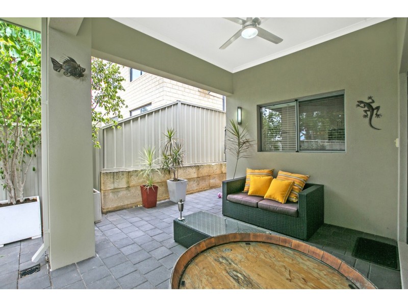 6 Charles Street, Karrinyup WA 6018