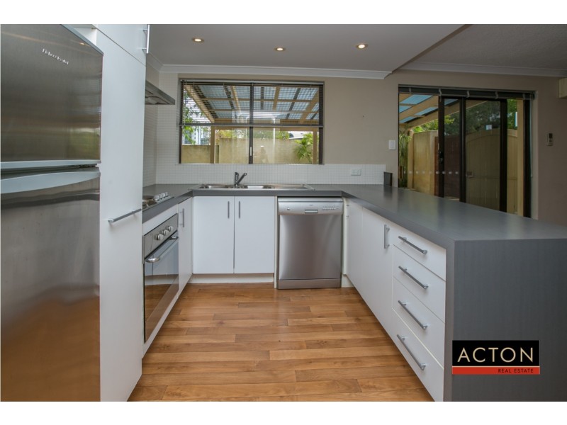 8/8 First Avenue, Applecross WA 6153