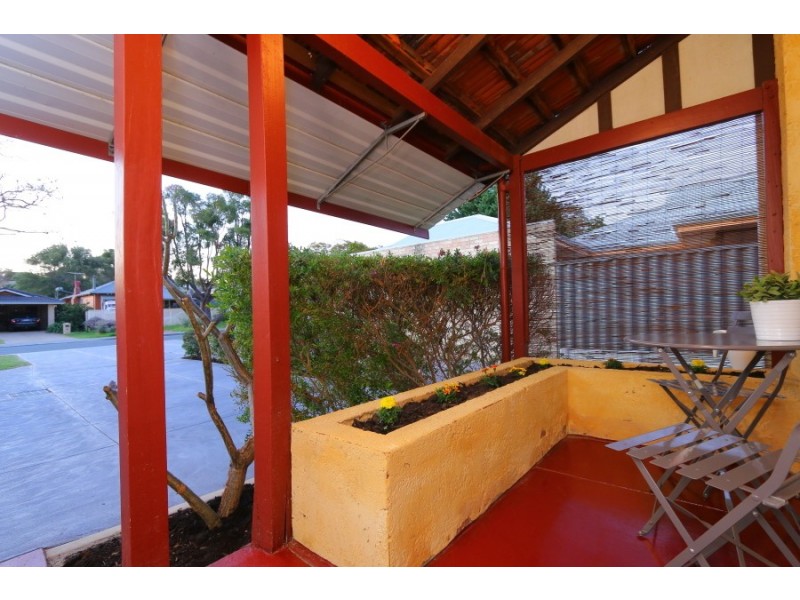 27B Jagoe Loop, Willagee WA 6156