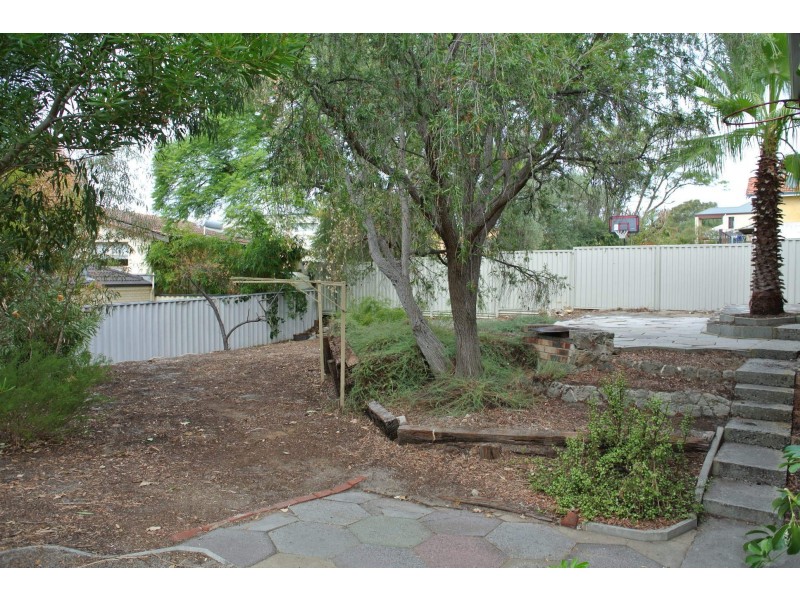 5 Darnell Avenue, Mount Pleasant WA 6153