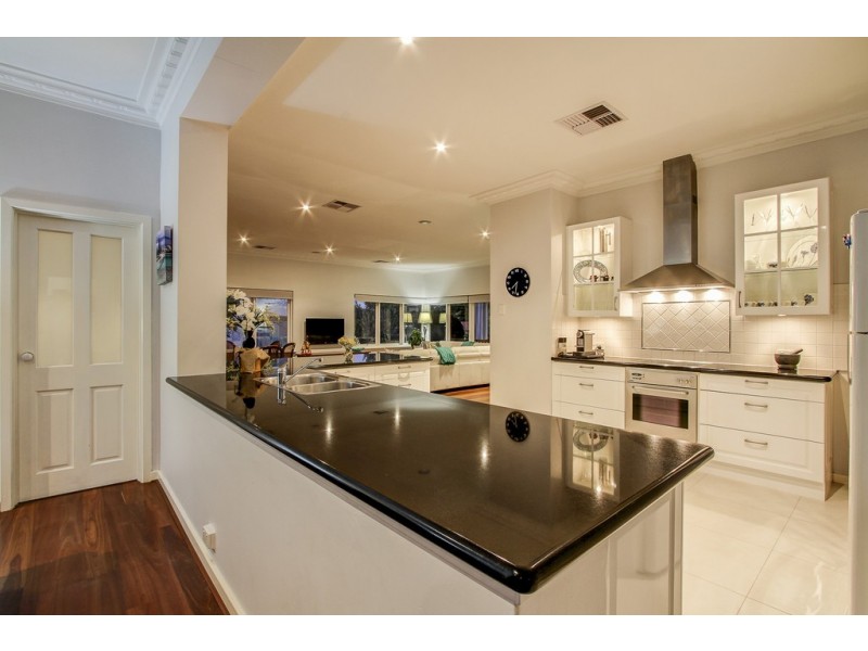 1 Baldwin Avenue, Mount Pleasant WA 6153