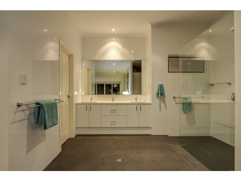 1 Baldwin Avenue, Mount Pleasant WA 6153
