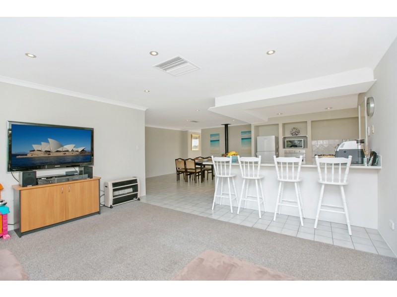 14 Michigan Heights, Success WA 6164