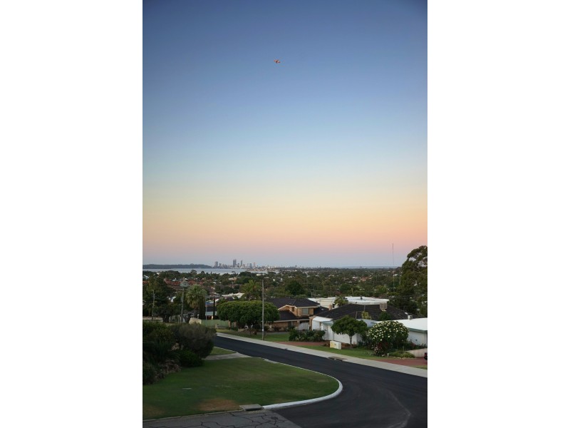 15B Renton Street, Melville WA 6156