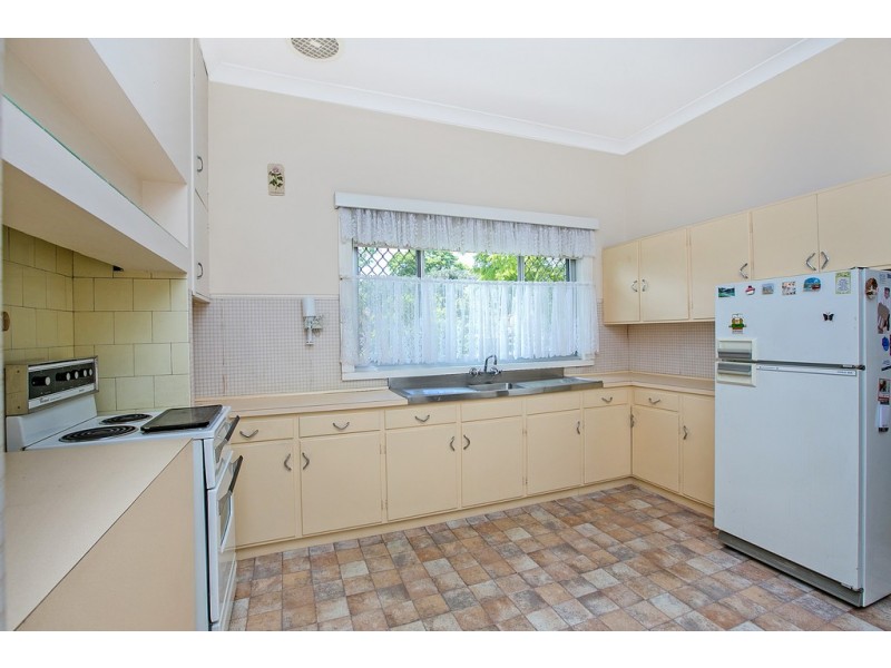 11 Doney Street, Alfred Cove WA 6154
