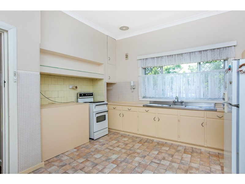 11 Doney Street, Alfred Cove WA 6154