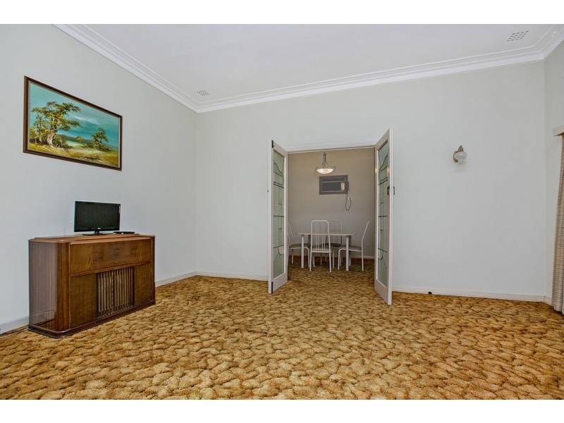 11 Doney Street, Alfred Cove WA 6154