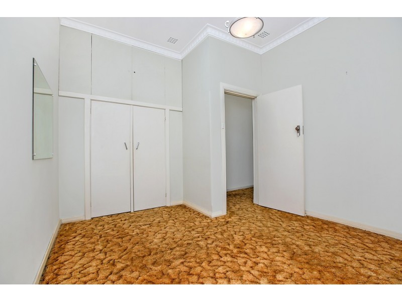 11 Doney Street, Alfred Cove WA 6154