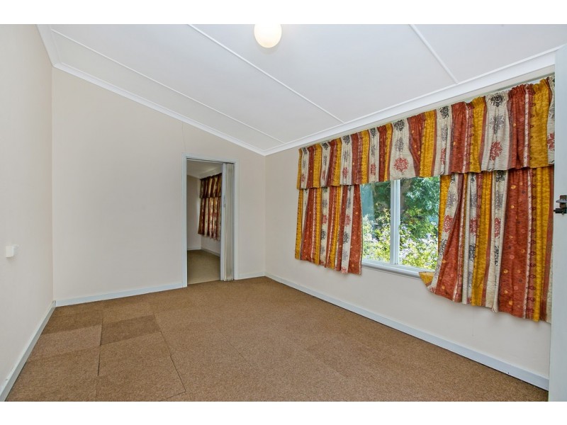 11 Doney Street, Alfred Cove WA 6154