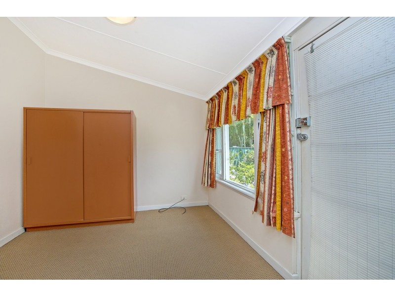 11 Doney Street, Alfred Cove WA 6154