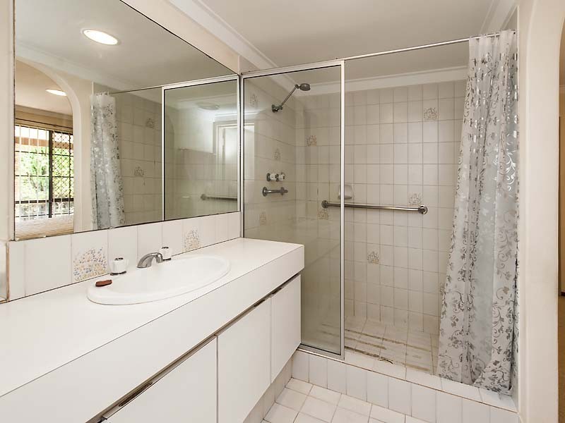 62B Marcus Ave, Booragoon WA 6154