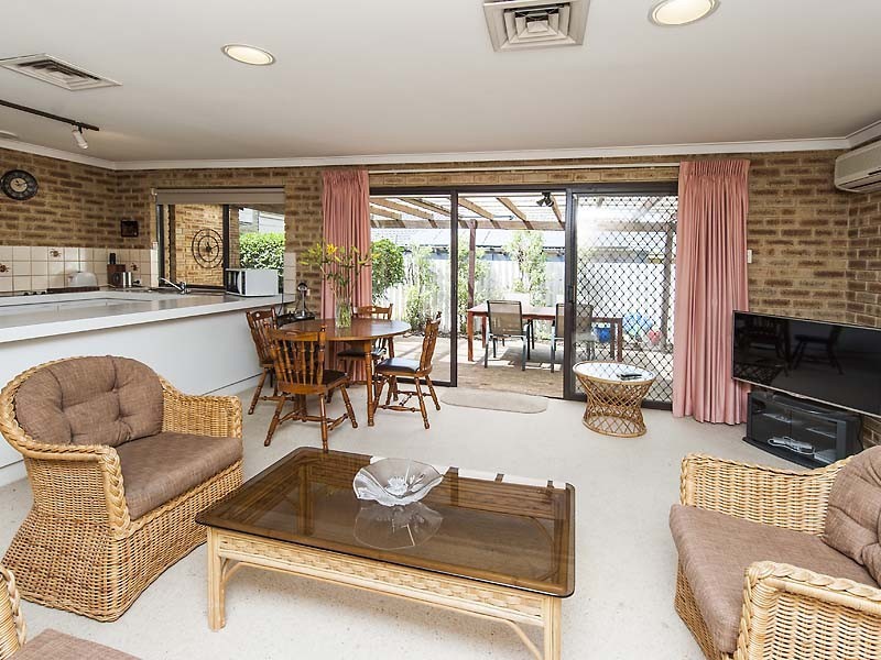 62B Marcus Ave, Booragoon WA 6154