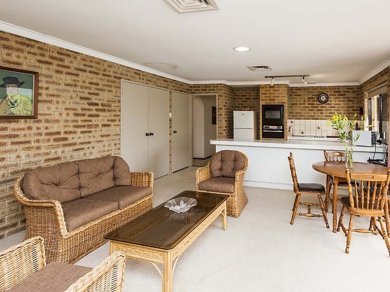 62B Marcus Ave, Booragoon WA 6154