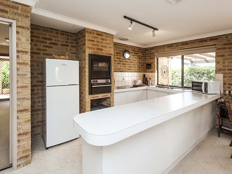 62B Marcus Ave, Booragoon WA 6154