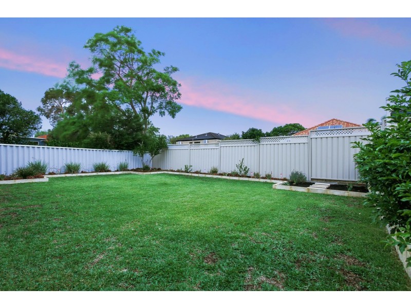 20a Searle Rd, Ardross WA 6153