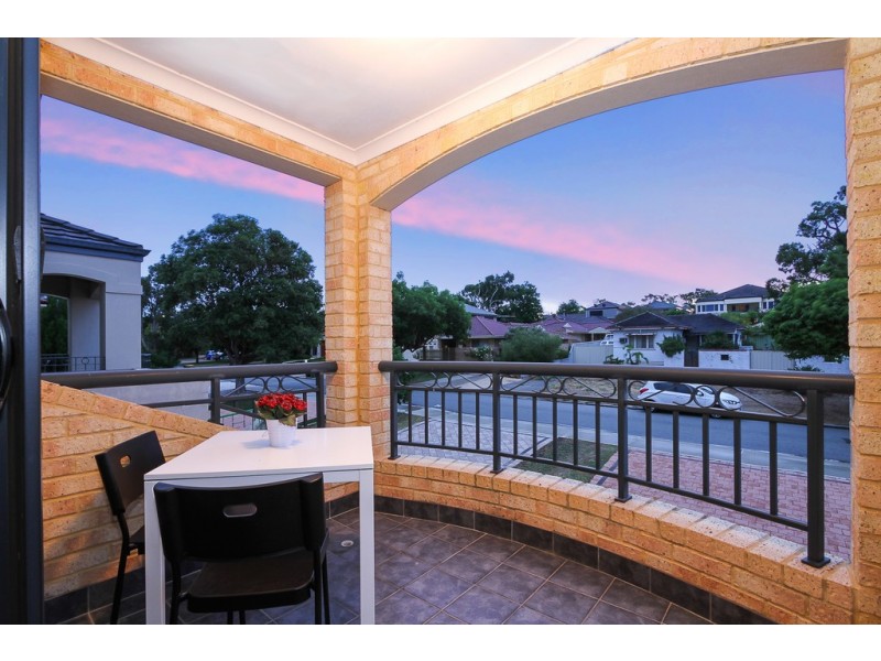 20a Searle Rd, Ardross WA 6153