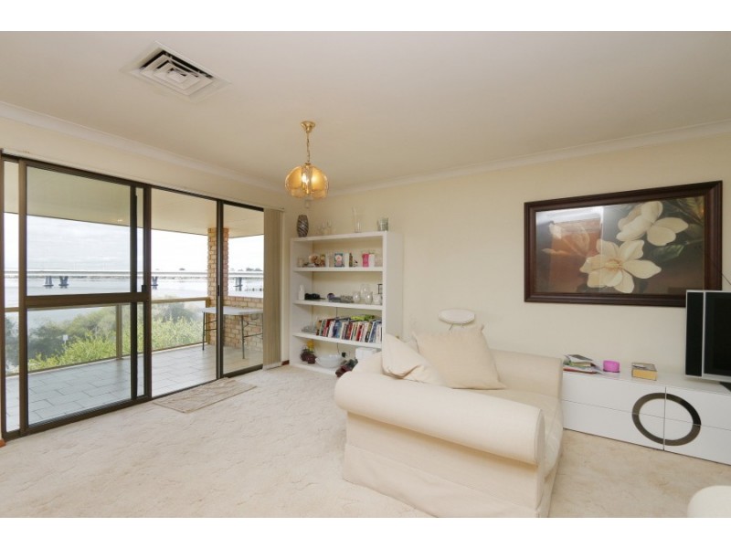 217 The Esplanade, Mount Pleasant WA 6153