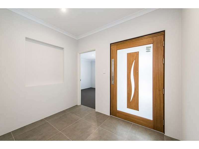21 Darling Chase, Wandi WA 6167