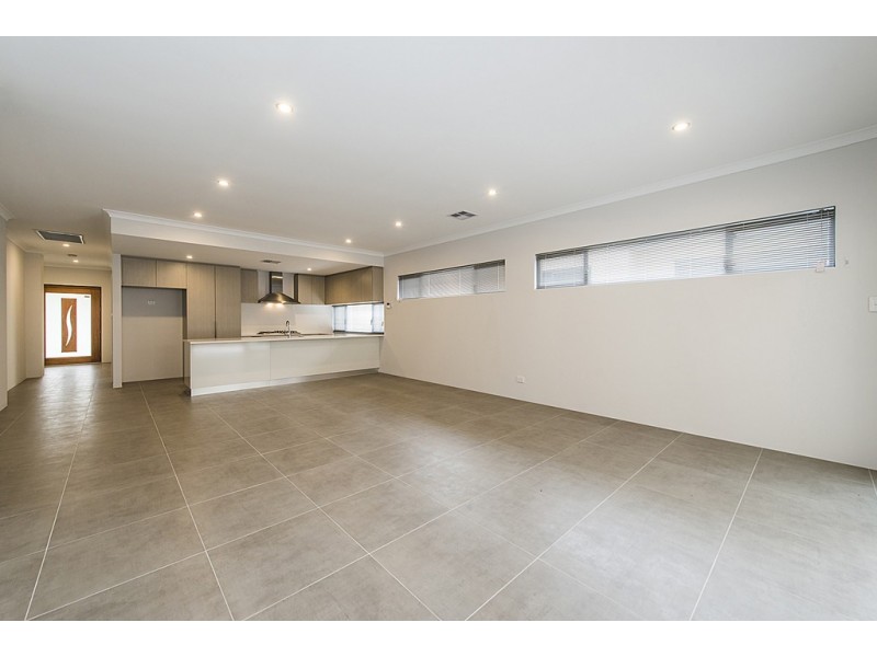 21 Darling Chase, Wandi WA 6167